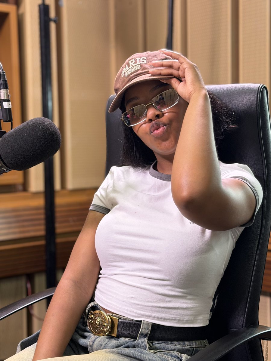 Ladies and gentlemen, I present to you the one and only queen of Bazozwa, the fairest of them all, Ms. Liema Pantsi.
