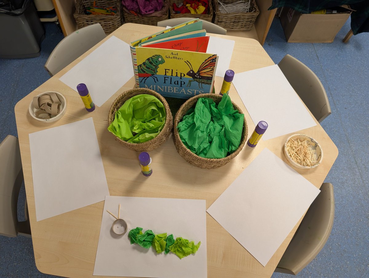 EYRoundhay's tweet image. Summer 1 ready with carefully chosen texts that reflect our language rich environment! Next half term we will be gaining an understanding of the world around us through science 🔍 🌱🐛🦋🪱🐞🐝🪰☀️🌦️🌤️ #eyfs #playislearning