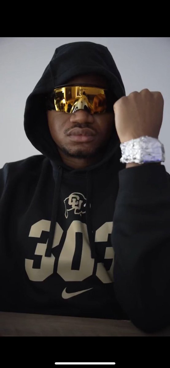 Free Sells tweet media