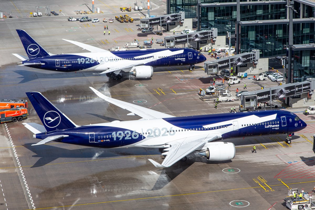 DjsAviation's tweet photo. 100 years of Lufthansa as a Boeing 787 and Airbus A350 sit side by side... just incredible 🇩🇪 https://t.co/d1YWeYEvKS