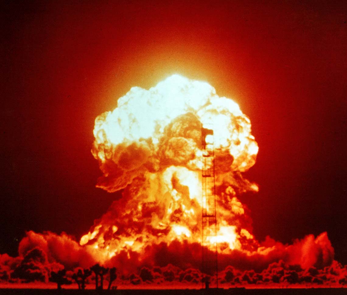 Macropulse01's tweet photo. The White House clarified that nuclear weapons are not on the table. They are sticking to conventional plans as the deadline passes. 🏛️🛡️ https://t.co/E0SSW9YOiM