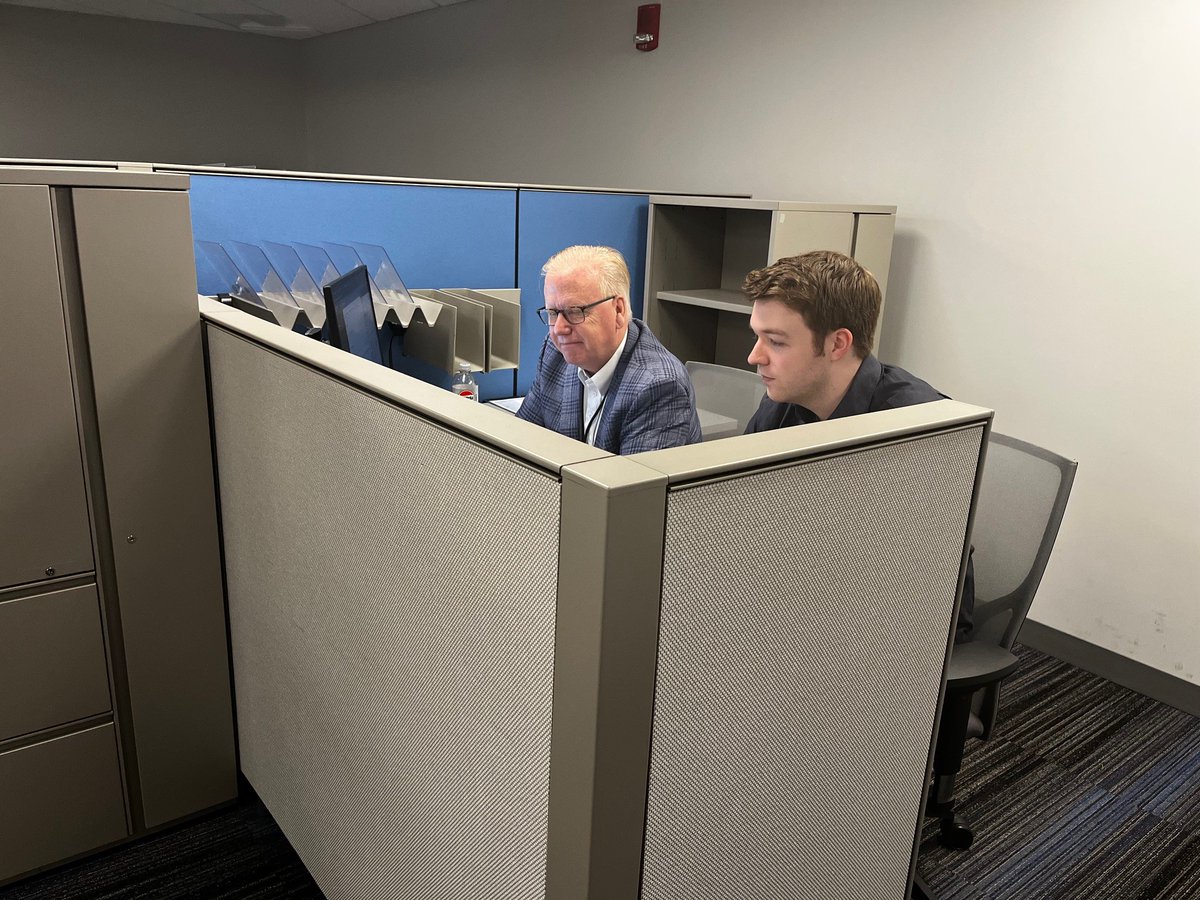 CTDRS's tweet photo. #TuesdayTaxTip: That person on the other line could be Commissioner @ExMayorMark! But it's more likely you'll talk to one of our dedicated tax professionals ready to answer your questions as Tax Day approaches. Give them a ring at 860-297-5962 and get the help you need! https://t.co/tVCgy6XIoT