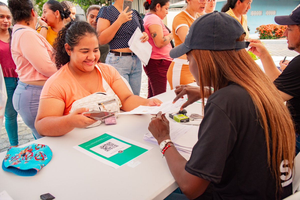 ZumarGye's tweet photo. Jazmín Calero se inscribió en el Taller de Joyería Fina que dicta ZUMAR en Bastión Popular, porque quiere aprender a confeccionar joyas para tener su emprendimiento. Vive en Mucho Lote y agradeció a la Alcaldía de Guayaquil por esta oportunidad.
#AsíSeHaceGuayaquil
#CiudadDeTodos https://t.co/ASjgxcrecU