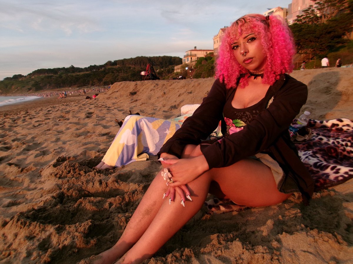 avina🐾🦄 tweet media