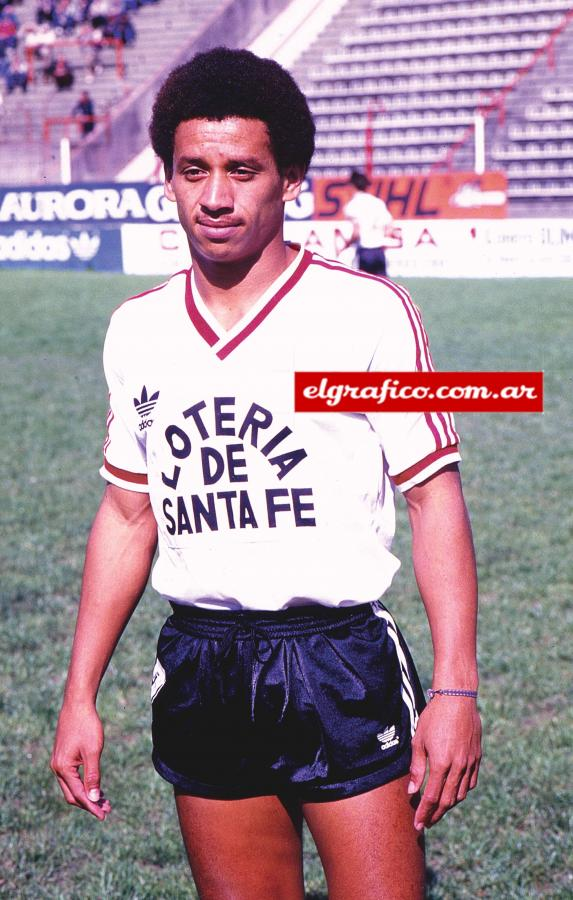 Every day a random player from Unión de Santa Fe tweet media