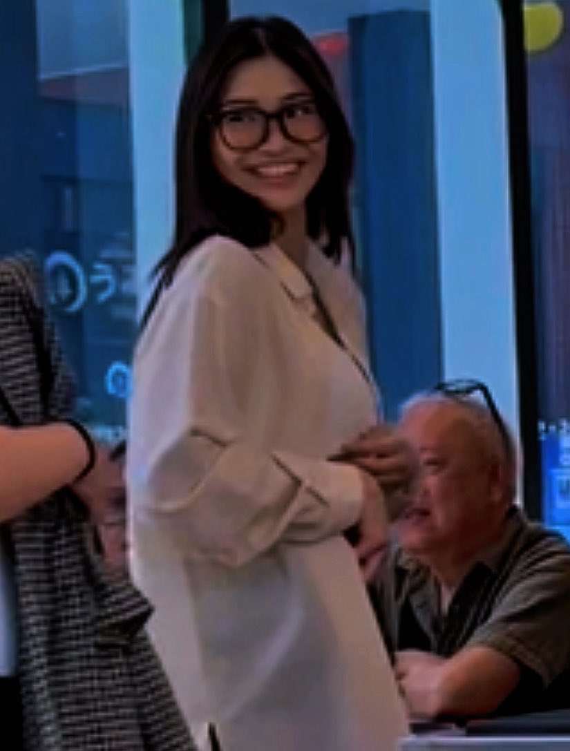 el.🧛🏽 tweet media