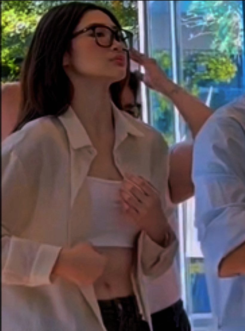 el.🧛🏽 tweet media