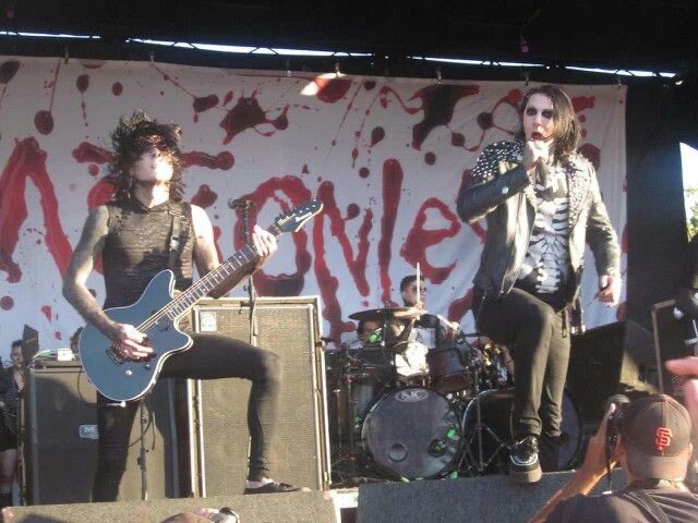 Motionless In White Daily tweet media