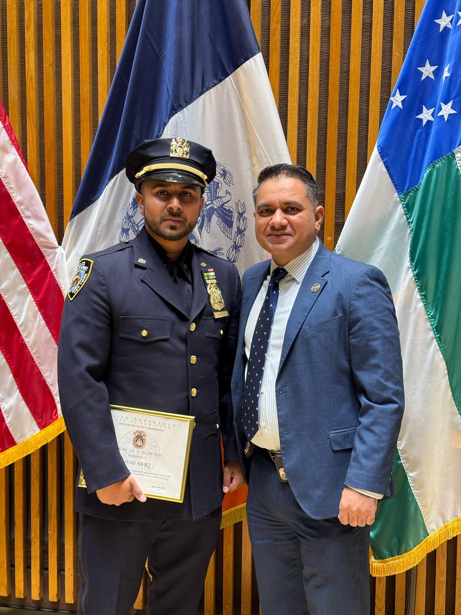 AdeelRanaNYC's tweet image. A special congratulations to my good friend Hameed Armani on his promotion to Deputy Inspector and on making history by becoming the 1st #Afghanistan - #American to achieve this honor in the #NYPD 

He is a #Hero who in 2016 put his life on the line to save thousands of lives in