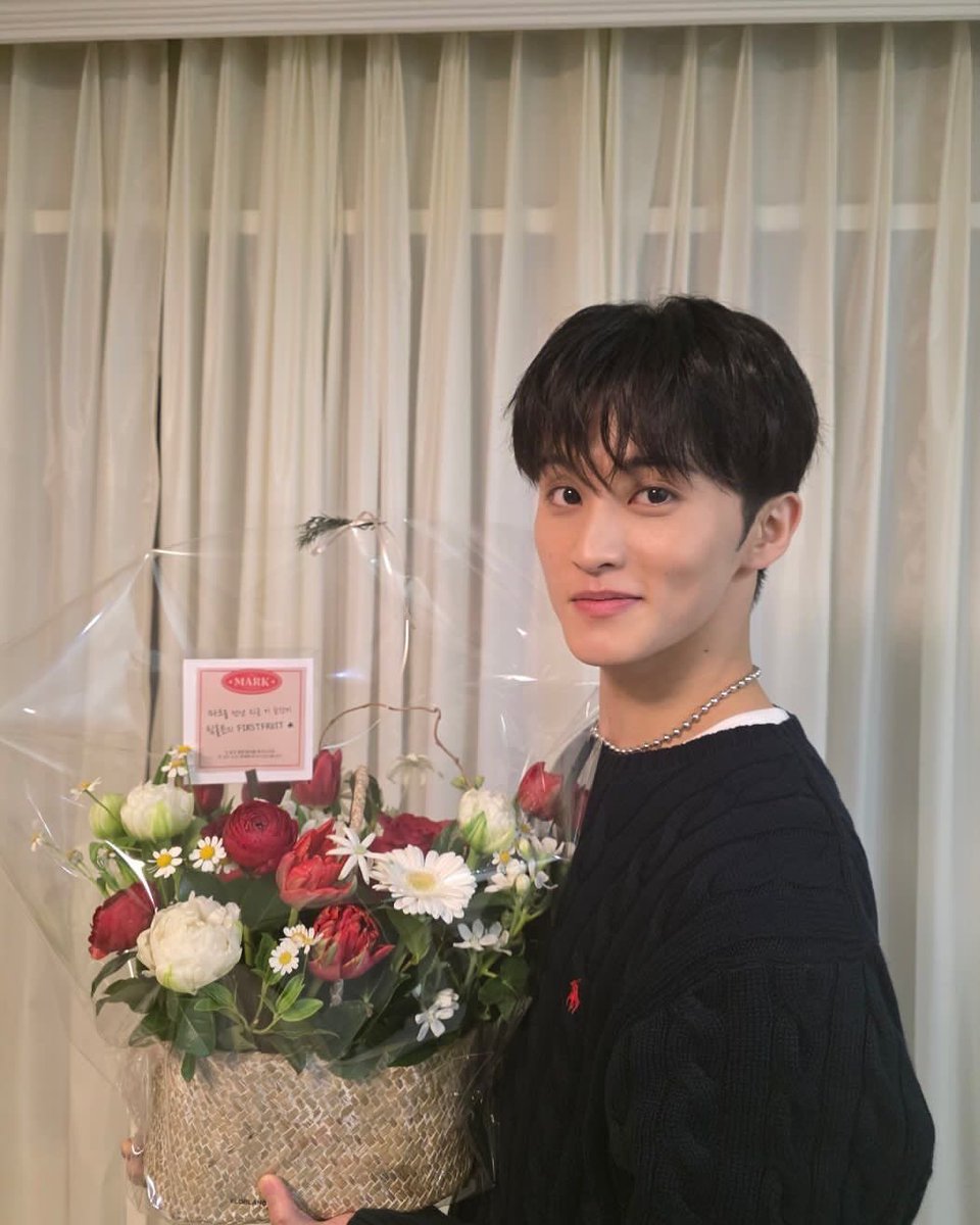 bbearsun_'s tweet photo. Thank you for becoming the most beautiful part of sijeuni’s heart. Wishing you all the happiness as you live the life you’ve always dreamed of, Mark Lee.

#ThankYouNCTMARK https://t.co/VHeWAK690J