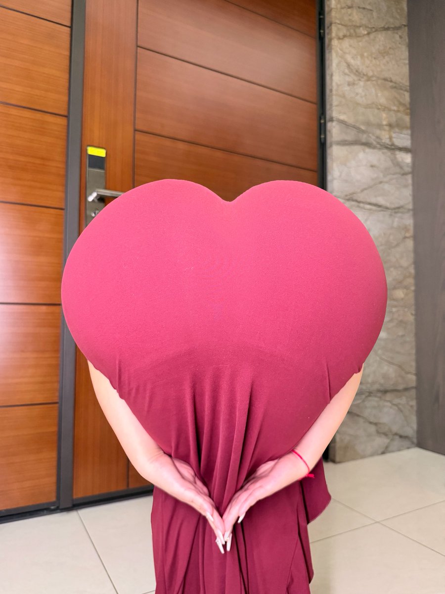 Nina 🐮 tweet media