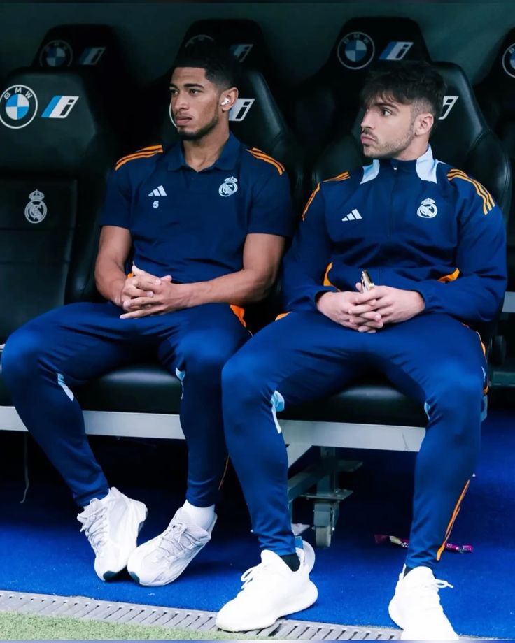 عمرو tweet media