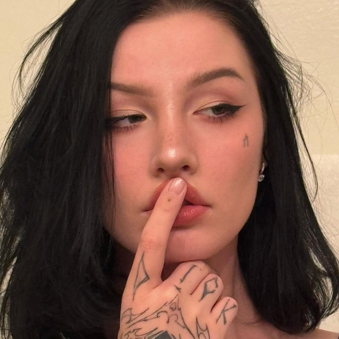 Sophie ⋆ tweet media