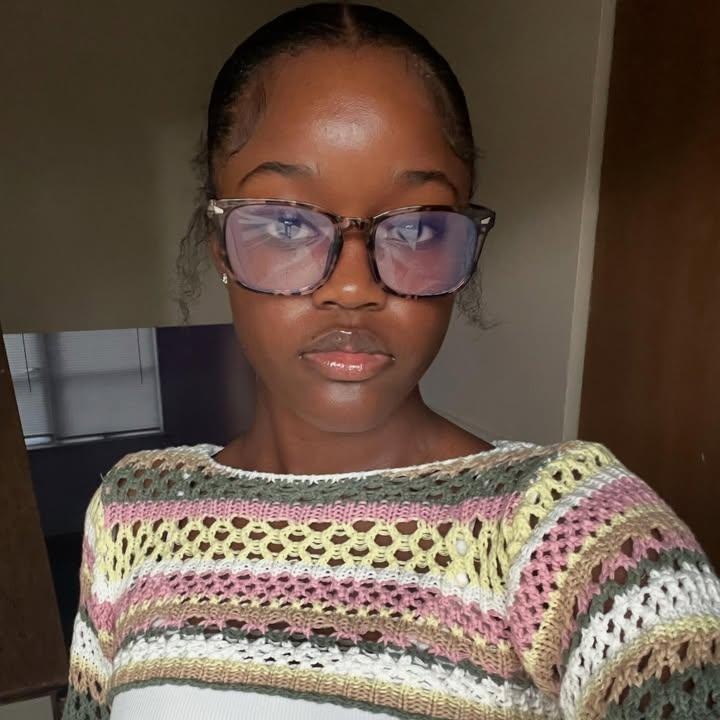 Hi 👋😊 
Follow and I'll follow back