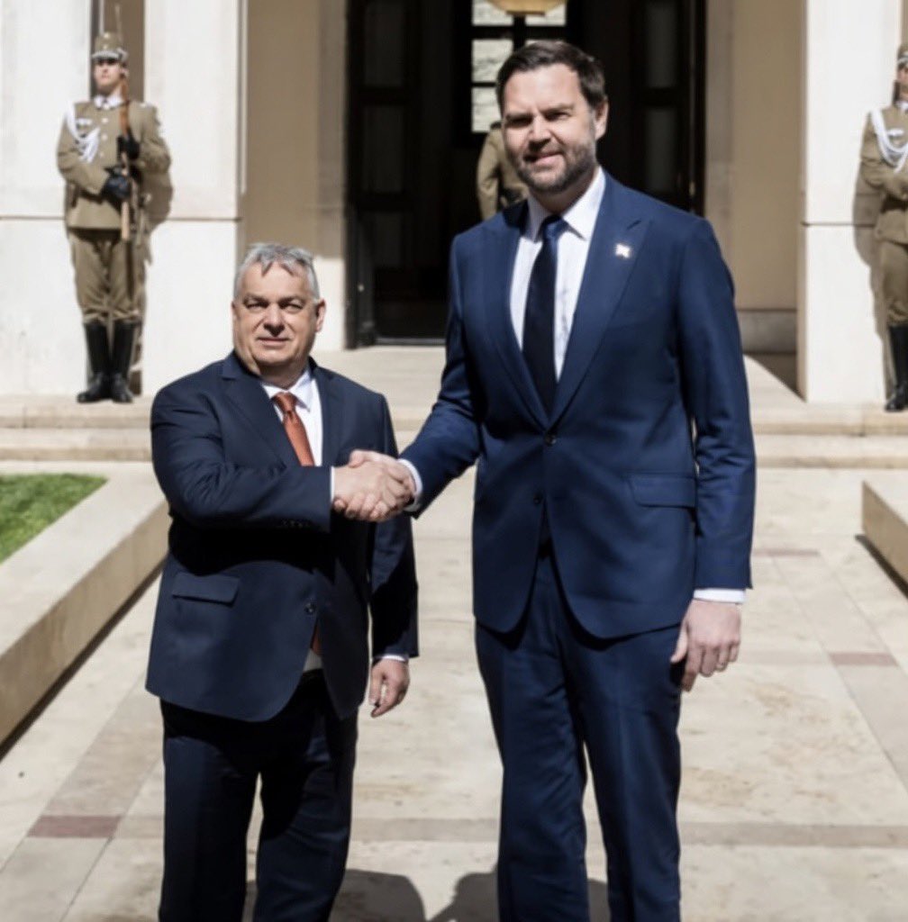 ˚ʚ♡ɞ˚ tweet media