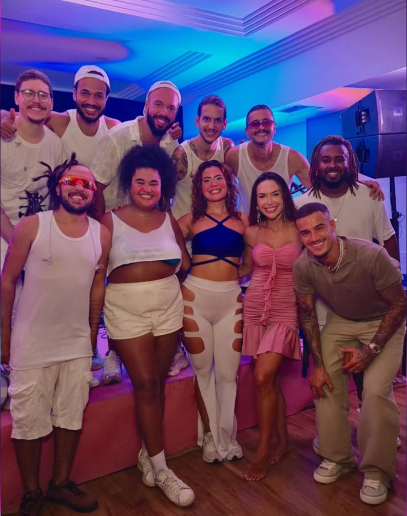 FORTESreal's tweet photo. Seguimos trabalhando muito…

Na sexta passada tivemos a honra de tocar no aniversário da Ainê Coutinho, QUE FESTA/QUE SHOW! E vamos por mais…

O Balança Barca não para!
17/04 vem aí uma data que será histórica no nosso caminho, não diz que eu não avisei 🤷🏾‍♂️

Siga: @balancabarca https://t.co/yR3slSvAcy