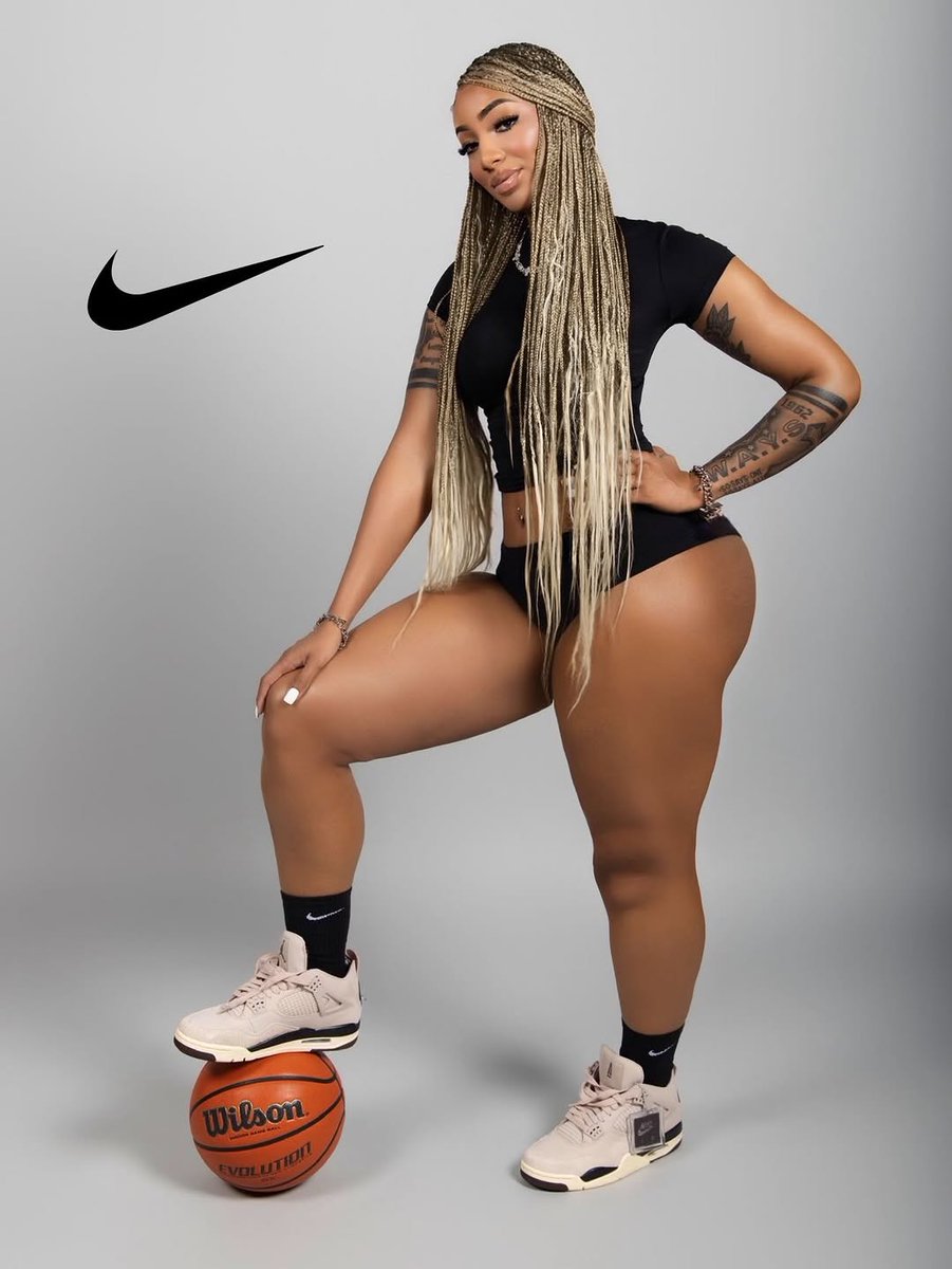 JustFreshKicks tweet media