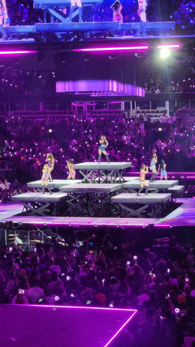 JjongTinee's tweet photo. Twice day 1 was amazing!!!!! https://t.co/XiA515h9g4