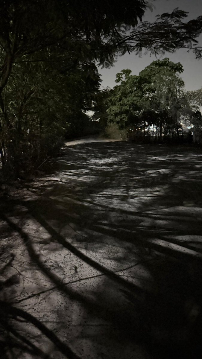 KDEVIDAS5's tweet photo. @GHMCOnline Street lights not glowing at Chintalchervu lake bund (from Ambedkar statue to RTC Bus depot Chengicherla) frequently, Boduppal Circle. https://t.co/KwT2Z0xXi2