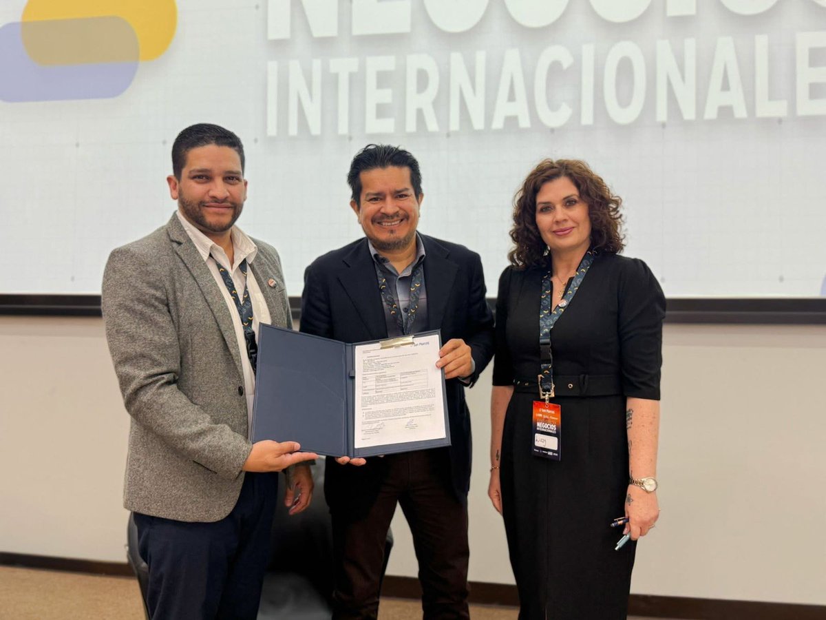 Felicitamos a nuestro director comercial, Víctor Pérez, también presidente de <a href="/CADEXCO/">Cámara de Exportadores de Costa Rica (CADEXCO)</a> por haber participado en el Congreso de Negocios Internacionales de la Universidad San Marcos, CR, destacando la importancia de la visión estratégica, la adaptabilidad y el pensamiento global.