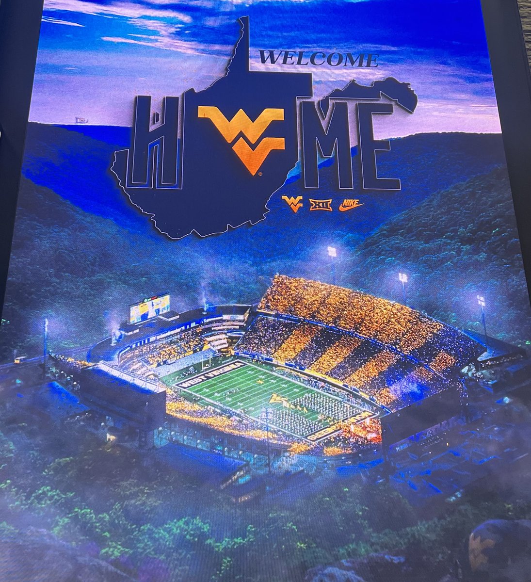 brady_thorn's tweet photo. Great visit to @WVUfootball yesterday! Loved the facilities, the energy at practice, and connecting with the coaches. Huge thanks to @Natalee__Watson and @CoachBradleyWVU for the hospitality and great conversations. Excited to be back soon! Let’s Go……
#HardEdge #HailWV #WVU #RecruitWV

@CoachRGarrett @Ian_Salkil @HirschGarrett @CMAnderson247 @rivalskeenan @BlueGoldNews @WVSportsDotCom @WVSIRecruiting @Jeffery_Cobb @WVUFBRecruiting @JoeMento @Coach_Espo @LemmingReport @TomLoy247 @BrandonHuffman @TheUCReport @adamgorney @Andy_Villamarzo @PRZVicCastillo @bench424nmore