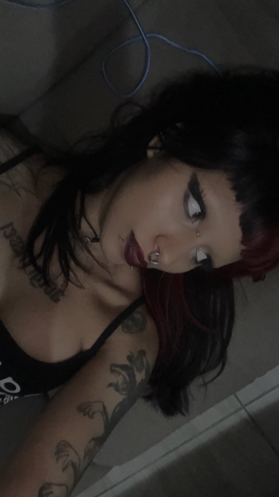 reddÿe⛧ tweet media