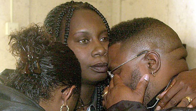 2001 Live tweet media