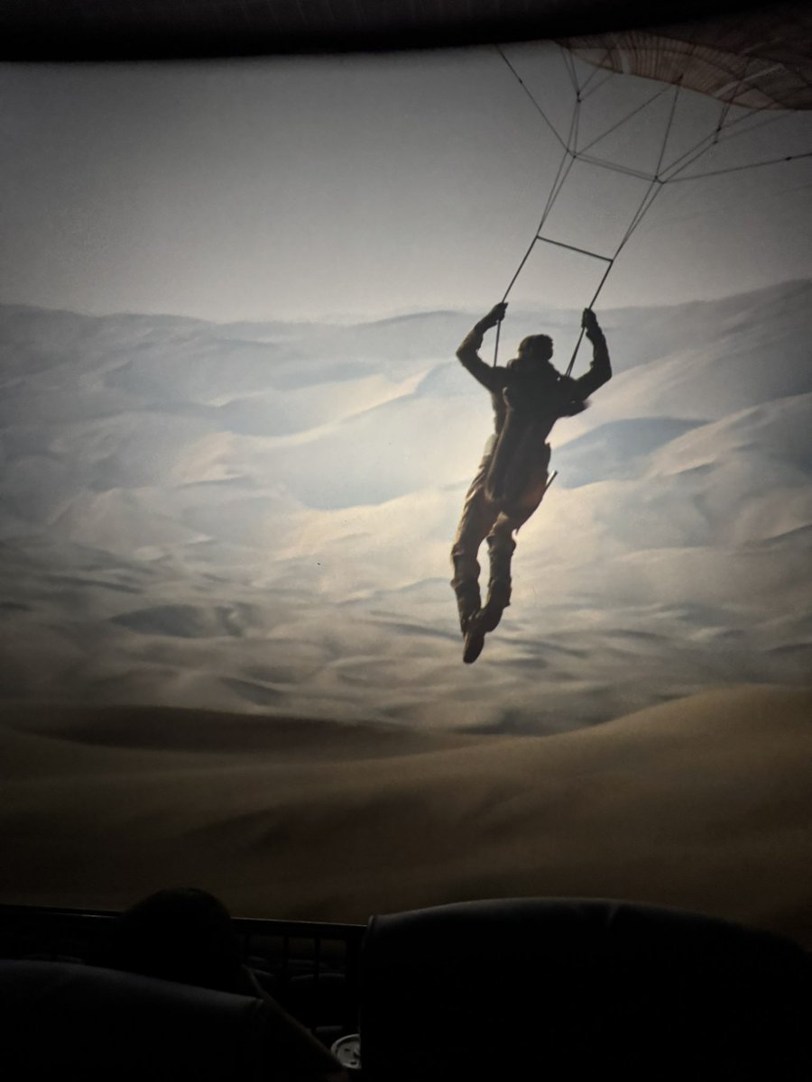 Axel🦇 tweet media