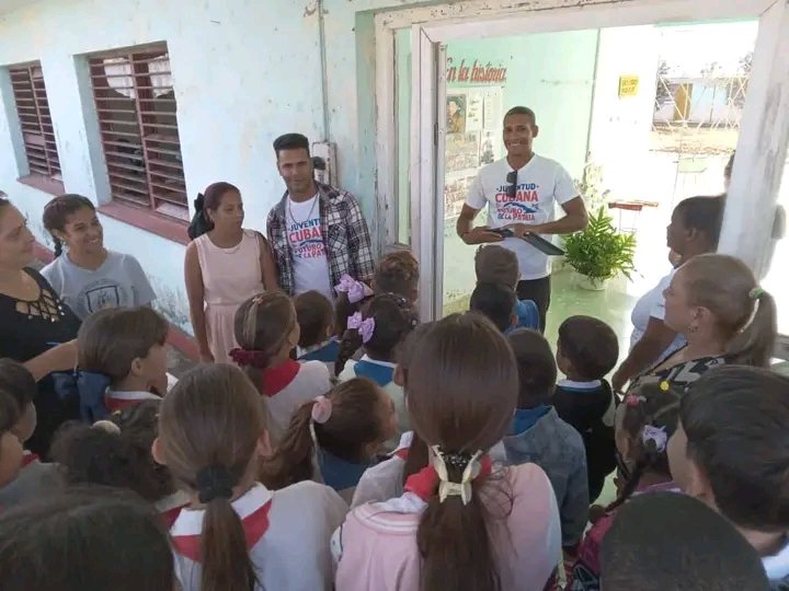 Dirmayari's tweet photo. Día mundial de la Salud
Cuidando la Salud, Cuidamos el futuro.
Coordinadores de área Policlínico Universitario 26 de julio de #Mayarí y el Centro municipal de  Higiene y Epidemiología presentes en la jornada 
#PrevenirEsLaClave #HonorHolguinero https://t.co/mOLP1qRp6E