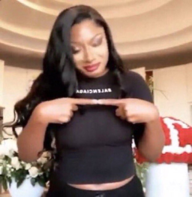 darlingnicki__'s tweet photo. (Maybe the last meme was too aggressive? Will bewbs for Titty Tuesday help?) PLEASE READ/ RETWEET 🥲- This is a reminder that I’m having coffee chats (virtual or irl I’m not picky) with folks in full time jobs involving music and/or pop culture. Just looking to learn about your day to day so I can narrow down what I’d like to do. Idk about roles in the field outside of the obvious, ya know. Not looking for a job out of these (although ya girl is unemployed and in need of one lol)! 

Please retweet/ share! The sooner/ more I have these the sooner I can be strategic in my job search and ideally land something sooner than later :D

I need money ASAP though (I’ve legitimately never been more broke in my life . I am behind on so much🥲) so I’m offering resume reviews, dating app reviews, voice content, and whatever tf else (no freaky shit)

Please help a broke single cat mother of 2 who is living in a major city! 🥹