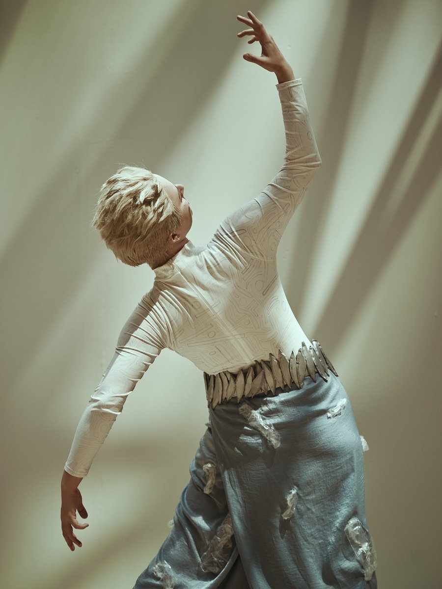 “for I am the light, and mine is the only way…” 

millions knives | trigun 
cosplay by me
photography by arcosphoto