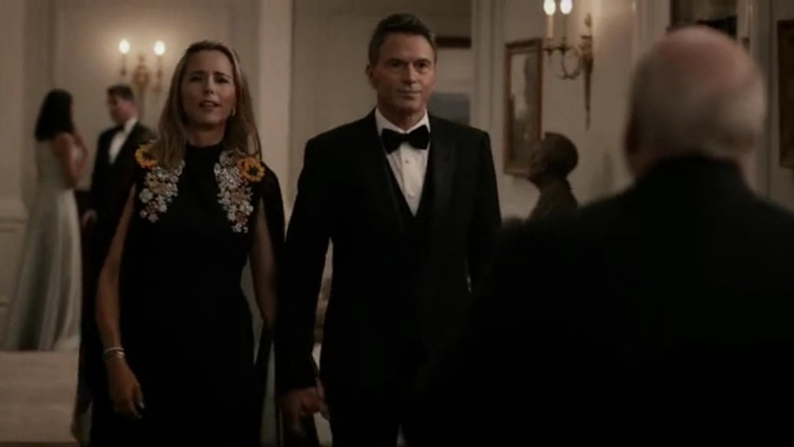 fields_zamya's tweet image. Elizabeth and Henry's matching outfits #madamsecretary #elizabethmccord #téaleoni #henrymccord #timdaly #formalwear #timéa #relationshipgoals #teammccord