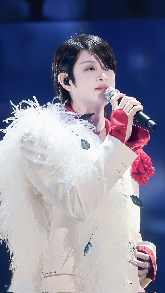 m_Cherri's tweet photo. Some times the ones that look the Happiest, have the most confidence... are the ones that gets hit the hardest with anxiety and depression. Self doubt rolls in like a disease festers, and you start questioning everything you do... Heechul has been slowly showing more of his weaknesses, talking more of his vulnerabilities. And I am sooo relieved bcos if it, he needed to let it out. He can't keep it in for so long... its not healthy.
I became a fan of Hee bcos of his variety shows and from there I was introduced to Super Junior's Kim Heechul... And I was memorised 🫠
I became a fan of SJ bcos of Hee. 
Heechul belonged on the stage, he was born for it. He was at his brightest and most stunning on stage. 
Since I became a fan, my dream was always to see him on stage again. And I got it slowly, the FMA Burn the Floor where no one expected him to be there, to House P CB, then the JP special events.. but SS10 was what I was waiting for... 
To be frank, if Hee did not join SS10, the liklihood of me going to K to watch is.. low. Heechul was the reason I joined the fandom and despite the rest of SJ being great, I wanted my first live SS in person to have Heechul.
From 2020 to 2025, there were so many up and downs, his bbl, the controversies and the multiple scares of him leaving SJ. I was scared and anxious on so many occasions. I never doubted his love for the group, there are too many reasons and the way he showed them.
Then the announcement at the end of SS9. Finally, what I've been waiting for.
I like to say Thank You to Teukie, I truly believe he is the glue that held SJ together for so long, and I like to Thank You for supporting Hee in getting his confidence back. 💙 You will always be the best leader for me.
Heechul ahh, no matter what you decide to do, unit, solo, or just SJ. I will support you 100%, to just see you on stage again is already a gift for someone who started stanning you after you left the stage. ❤️
Please become confident again and come back to more stages! You are our Univeral Star Kim Heechul!! 💫🌟

#KimHeechul #Heechul #김희철 #金希澈 #ヒチョル #우주대스타 
#SUPERJUNIOR #슈퍼주니어