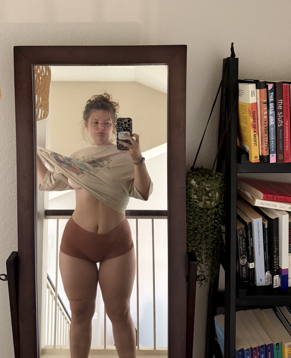 mollie :3 tweet media