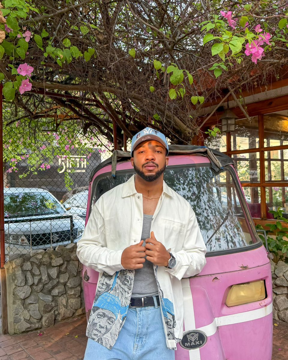 egocash_'s tweet photo. No noise, just motion.
Staying in my lane, everything aligning 💫
Style, peace, and purpose… the rest go follow. https://t.co/yrVCqcuQjW