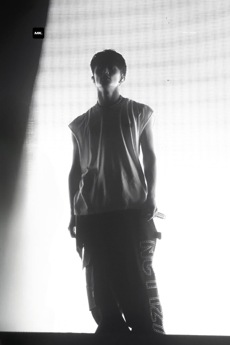 carklee99's tweet image. #ThankYouNCTMARK 

See you🥺💚
🫳
🐯