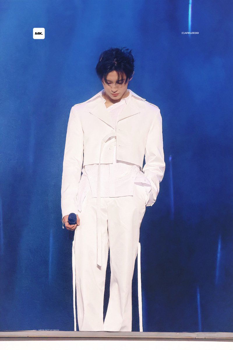 carklee99's tweet image. #ThankYouNCTMARK 

See you🥺💚
🫳
🐯