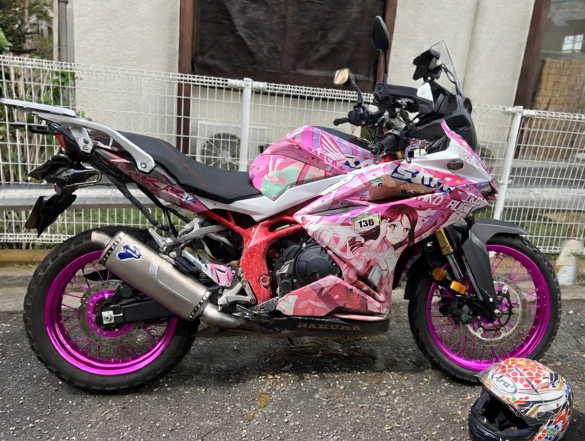 mosicon's tweet photo. 着せ替え3。迷彩柄も良いかも。
#TRANSALP
#XL750 https://t.co/ori1fLTsKv