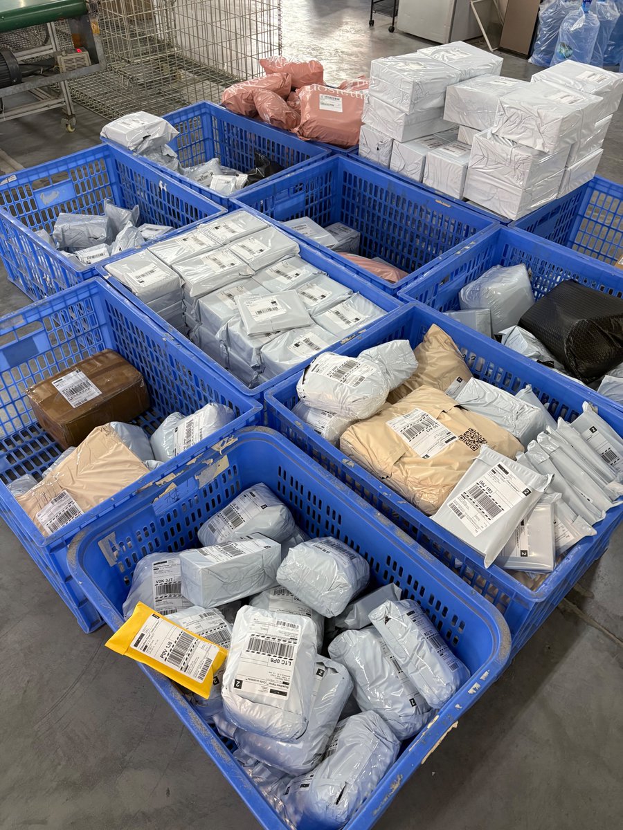 itsbhaveshp's tweet image. most DTC brands don't have a product problem. they have a backend problem they keep ignoring.

here's what actually breaks when you scale past 6 figures:

- your 5-day delivery promise turns into 12 days because your fulfillment partner wasn't built for your volume
- tracking