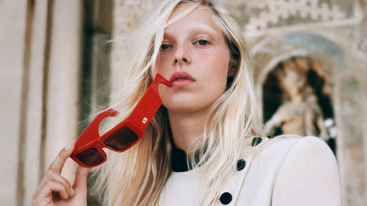 kendam_com's tweet image. Valentino Eyewear Spring Summer 2026 Campaign shot by Angelo Pennetta kendam.com/news/campaigns…

#Valentino #Eyewear #SS26 #Campaigns #Fashion #Kendam