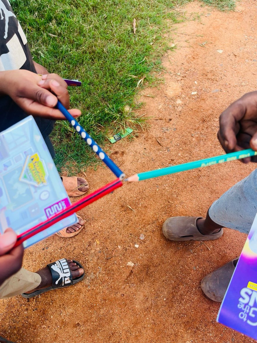HVNGlobal's tweet photo. 📚 GO2INC &amp; Back-to-School Campaign | Eswatini 🇸🇿 
Our HVN Volunteers in Eswatini continued the Pencil Drive, taking the outreach to the streets in the race to reach the last child. 48 children were reached across three locations in Lobamba, Parliament Road, Ligugu Street https://t.co/zFEdiwAZTp
