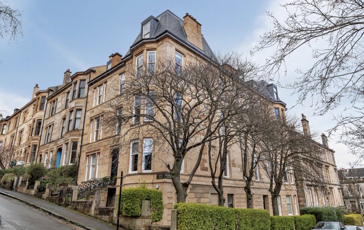 CairnProperty's tweet image. NEW INSTRUCTION - FOR SALE - A spacious second floor five bedroom flat in Hillhead, within a recently refurbished building including roof works..

To view or video tour 📌cairnestateagency.com/property/P3843…

#propertyforsale #property #glasgow