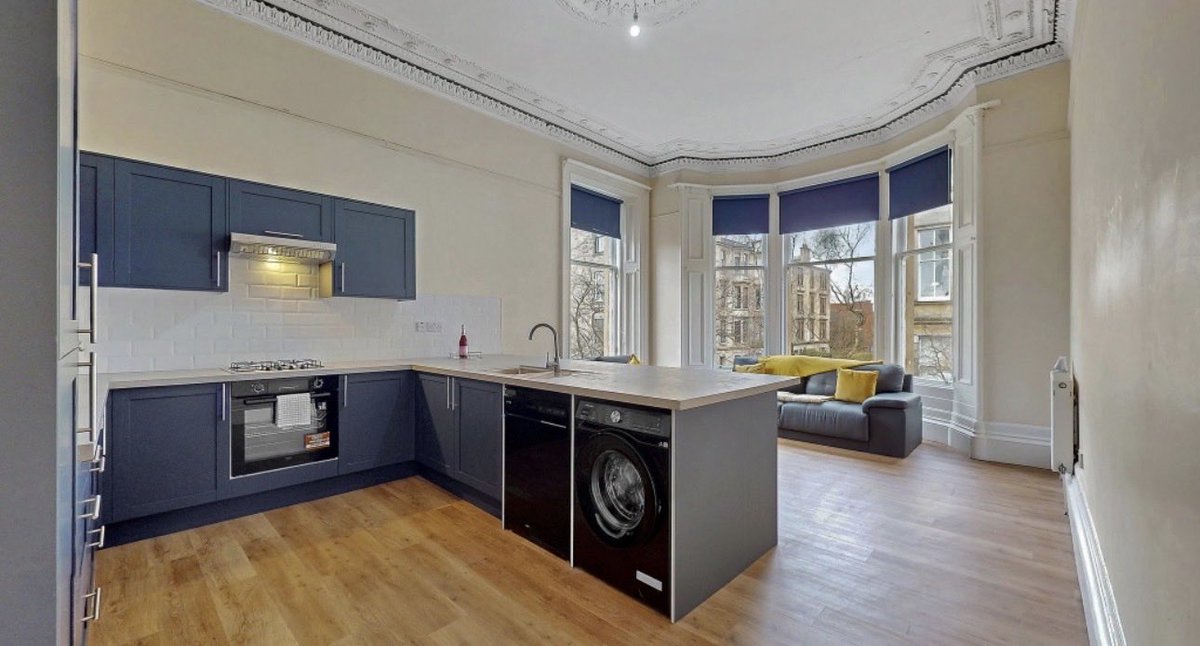 CairnProperty's tweet image. NEW INSTRUCTION - FOR SALE - A spacious second floor five bedroom flat in Hillhead, within a recently refurbished building including roof works..

To view or video tour 📌cairnestateagency.com/property/P3843…

#propertyforsale #property #glasgow