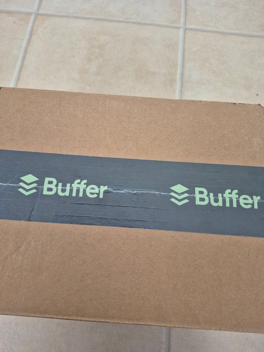 BlazingMinds's tweet photo. Big thank you going out to @buffer for the arrival of some goodies today. Love it. #BufferCommunity https://t.co/b09cDORtcl