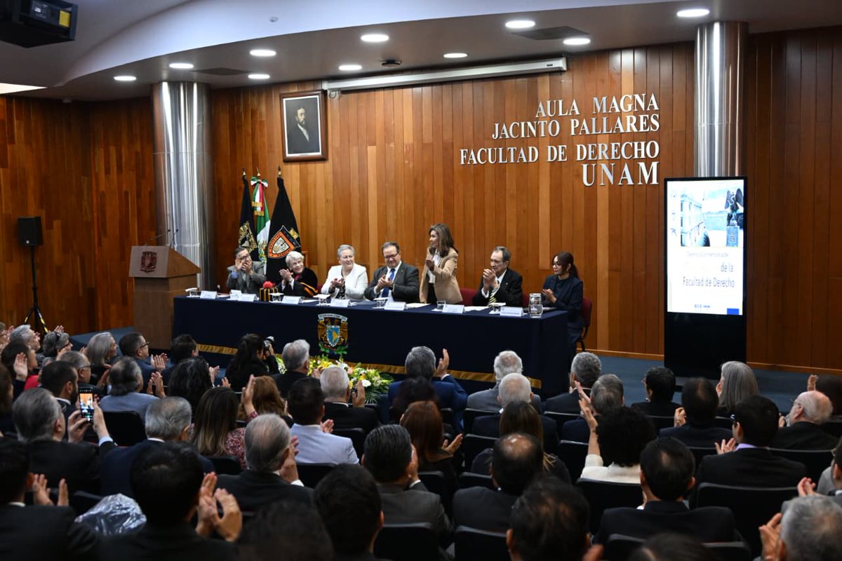 <a href="/DerechoUNAMmx/">Facultad de Derecho</a> La Facultad de Derecho se renueva como institución esencial en la defensa del orden constitucional y en la consolidación del Estado de derecho; reafirma también su papel como protagonista frente a los desafíos contemporáneos con la misión de formar juristas que asuman con