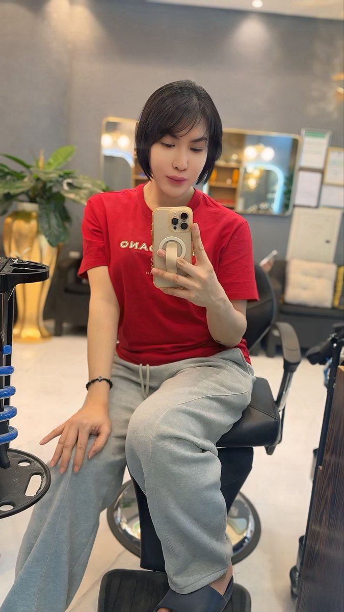 Skylove tweet media