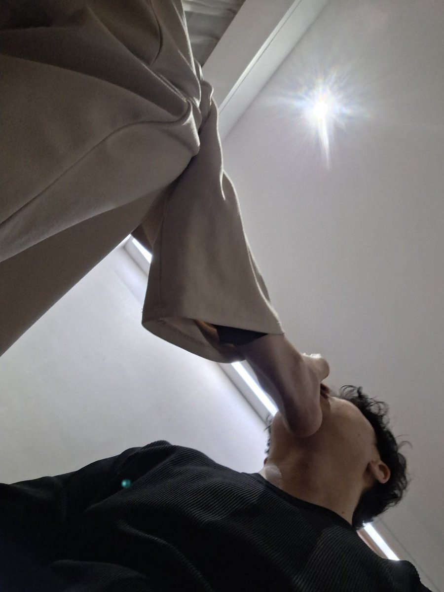 Chaluva14's tweet photo. 现在是0:57

我刚拍的形体课照粉粉嫩嫩......    

有人要看吗 🙋🏻‍♂️新鲜的📷📷 🫣🫣   

❤️的发 https://t.co/jOVCUAC6dQ
