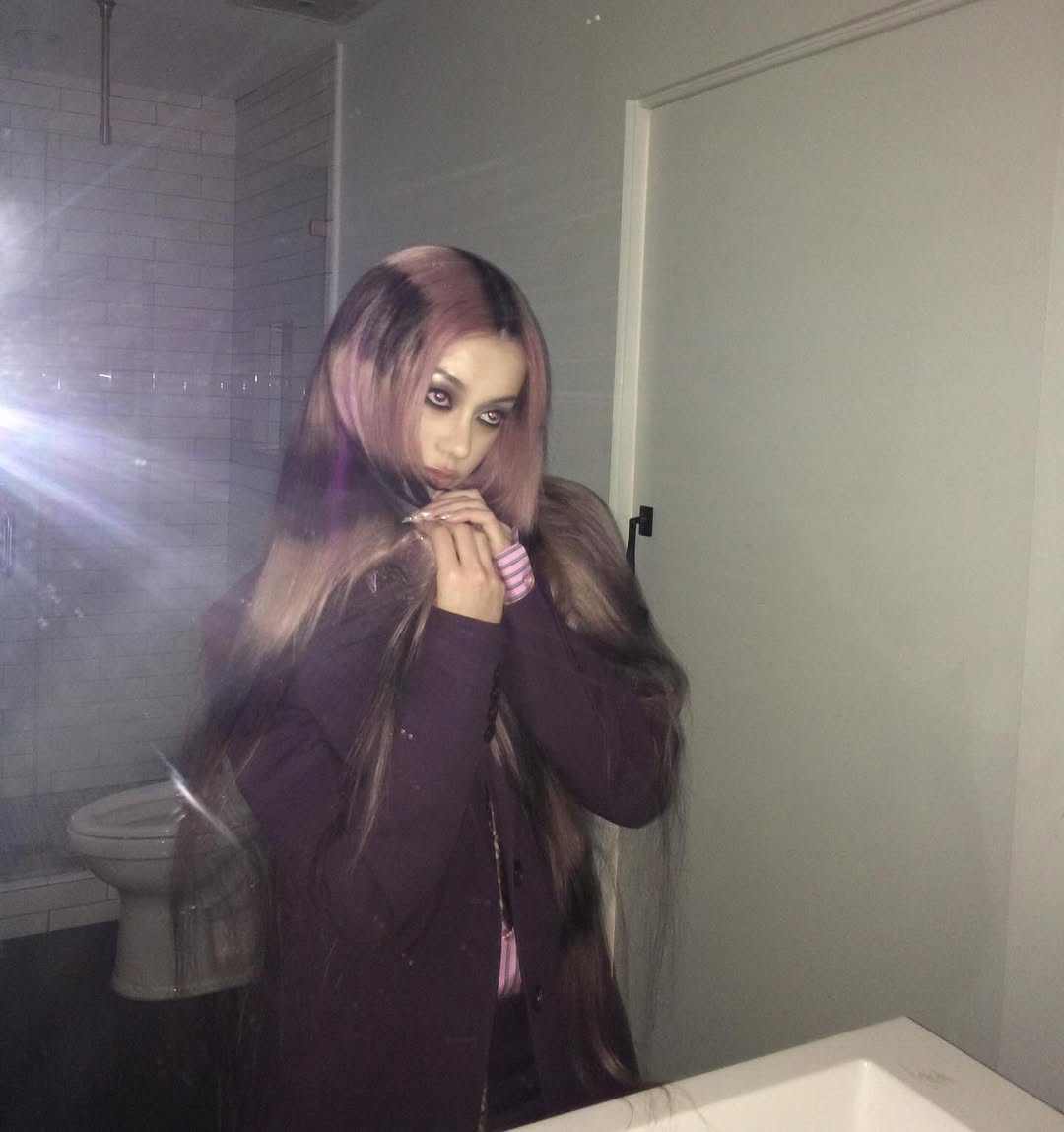 KATSEYEBRASIL's tweet image. Megan via Instagram. 

"@.nylonmag 🩷"