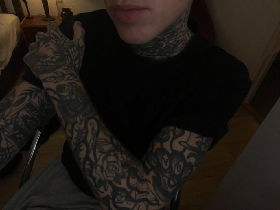 ｐｏｉｓｏｎ tweet media