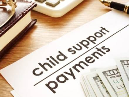StogsdillLaw's tweet photo. Can Moms Be Ordered to Pay Child Support in Illinois?

Learn More: https://t.co/xJVu644oOF https://t.co/npL527ct9b